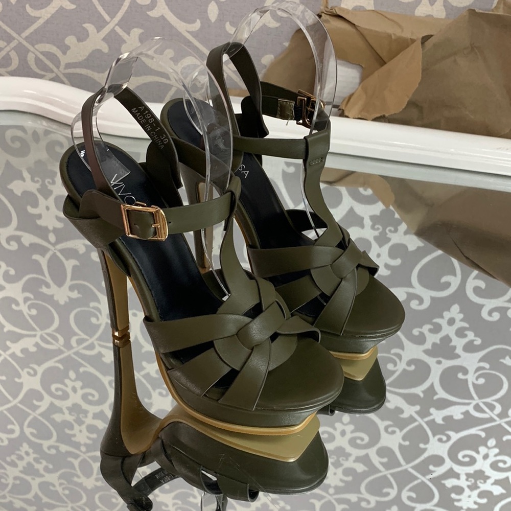 Platform Sandals | Vivorosa | Size 8 | Olive Green